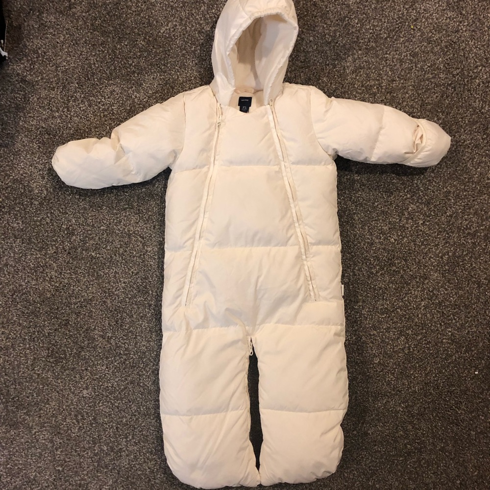 6-12 Mo. Excellent Convertible Snowsuit- Gap